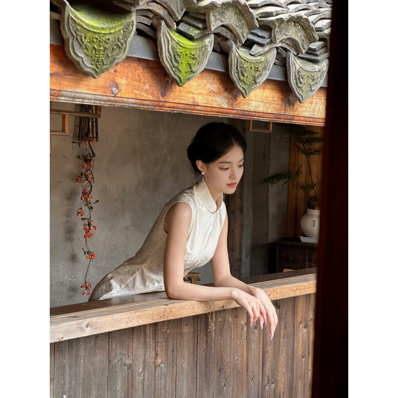 蛮蛮 白色提花长款无袖改良旗袍修身气质连衣裙夏季新款女裙子