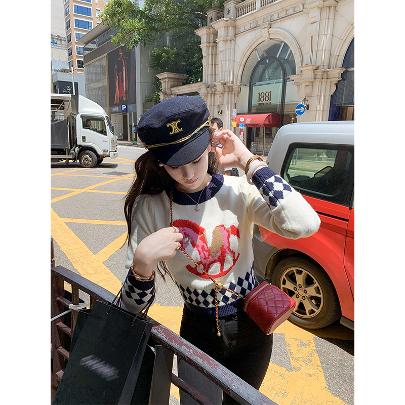 鱼兔子的兔子刺绣拼接针织上衣女