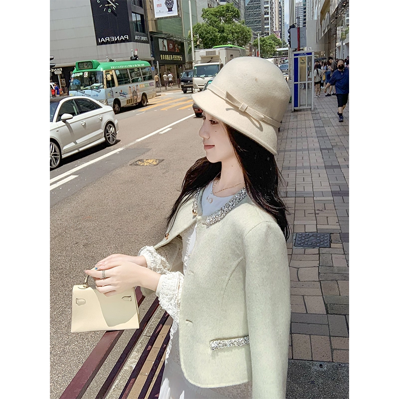 高级感羊毛呢外套女秋季短款大衣