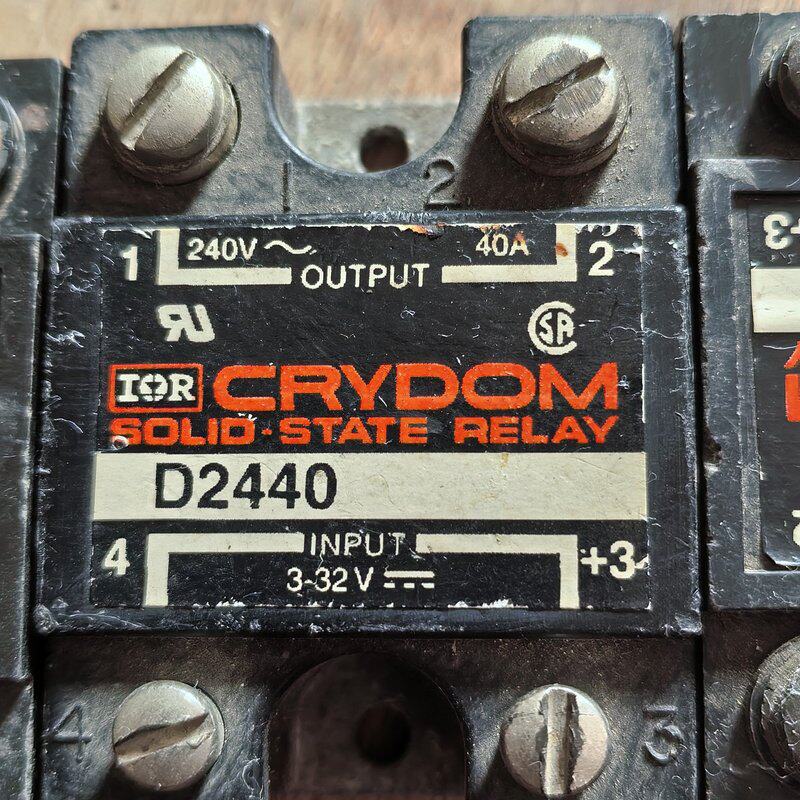 （议价）CRYDOM快达固态继电器D2440，240V输40A，3
