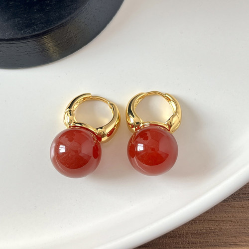秋冬红玛瑙水桶圆珠轻奢气质耳环