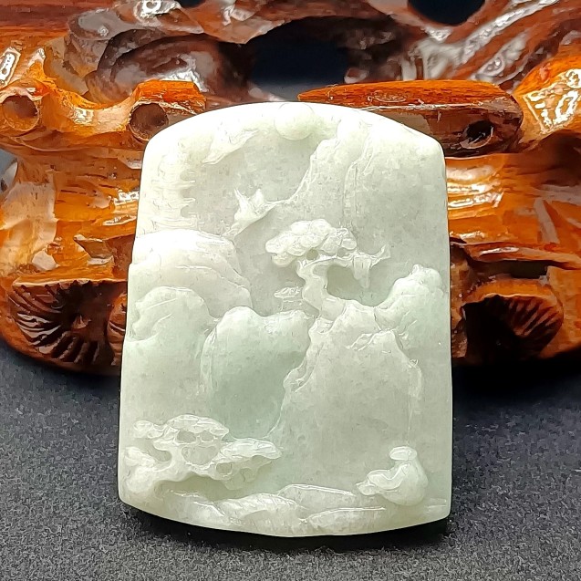 翡翠山水牌子,缅甸翡翠A货山水,淡蓝绿底翡翠山水。