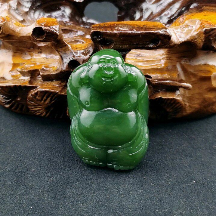和田玉碧玉佛公，七号矿老料，菠菜绿色碧玉，和田玉站佛公。