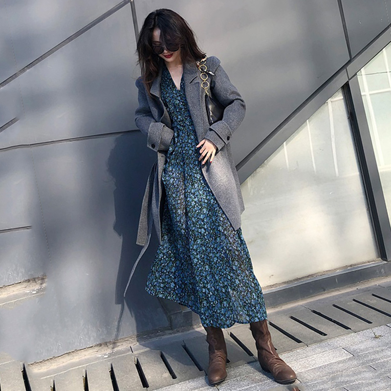 FAshi 2023早春新款茶歇法式仙女蓝色连衣裙复古温柔风碎花长裙子