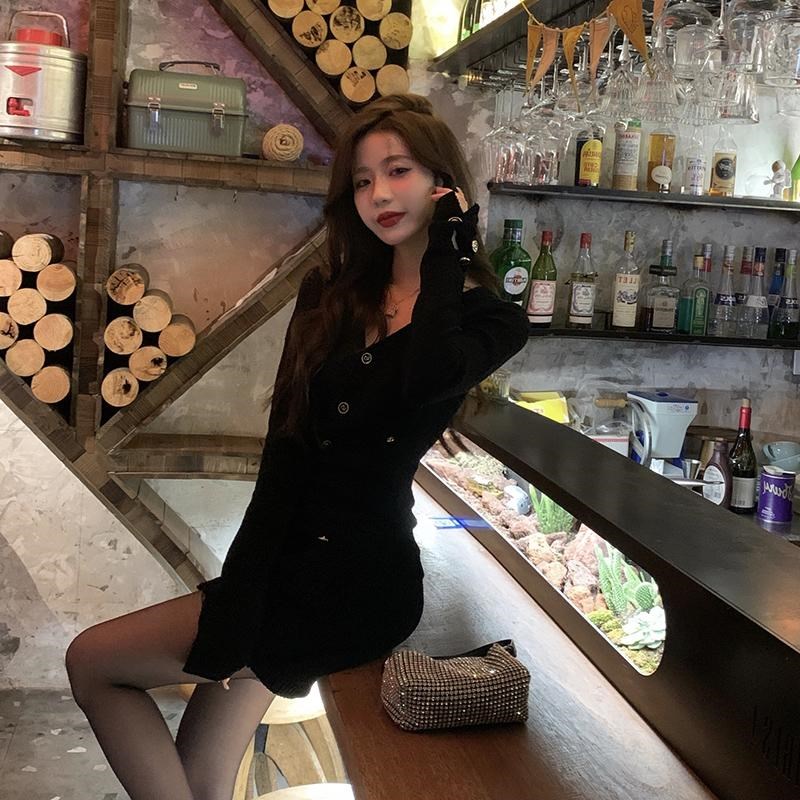 FAshi 秋冬新款性感气质V领小黑裙针织连衣裙女修身显瘦包臀裙子