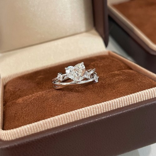 1克拉爱心形缠绕星光戒指女925银