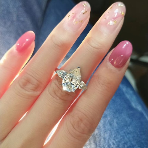 3克拉三石梨形水滴戒指女925银