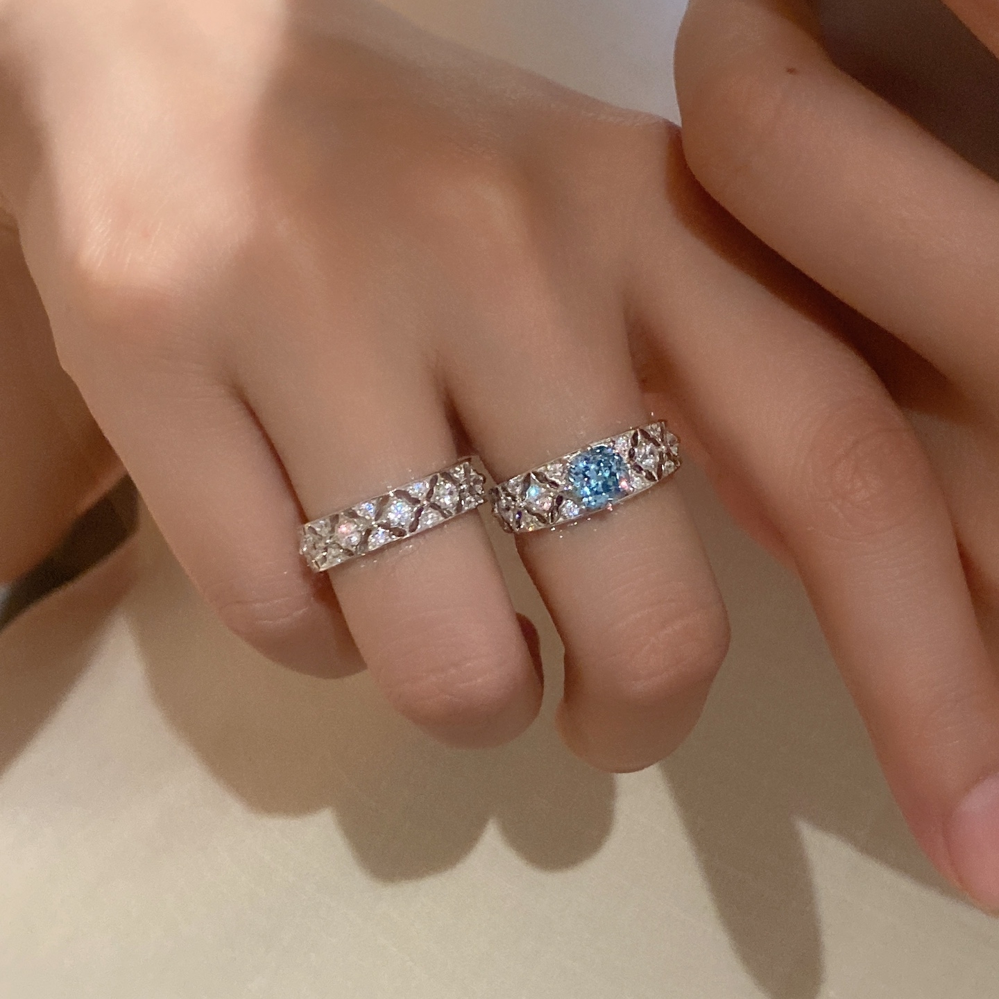 布布风花纹海蓝排钻戒指女925银