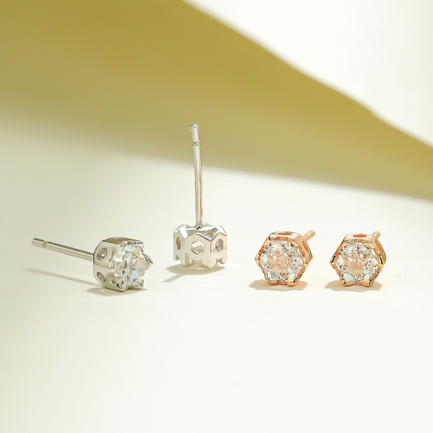 40分蜂窝蜂巢六边形单钻耳钉女925银简约精致气质一颗钻简约高级,饰品/流行首饰/时尚饰品新,银饰耳饰,淘宝优惠券,粉丝福利购,淘宝优惠卷