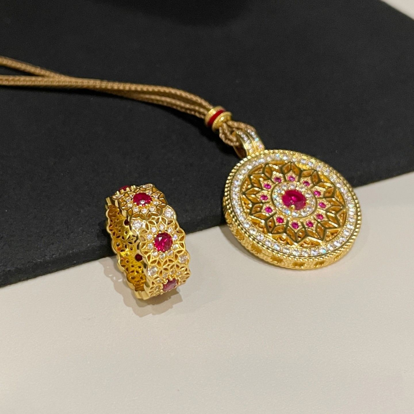 复古红刚玉玫瑰花窗宽版戒指女925银镀金红宝显白新中式黄金平替,饰品/流行首饰/时尚饰品新,银饰戒指,淘宝优惠券,粉丝福利购,淘宝优惠卷