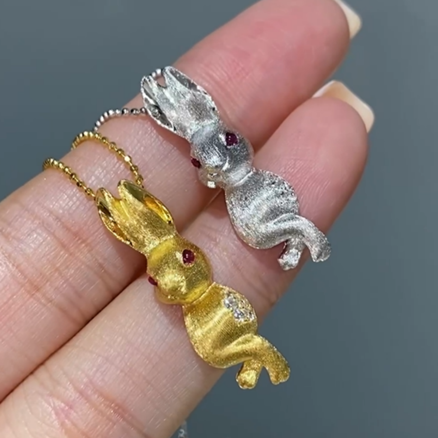 傲娇小金兔|手工拉丝银色小兔子项链女925银镀金个性动物锁骨链