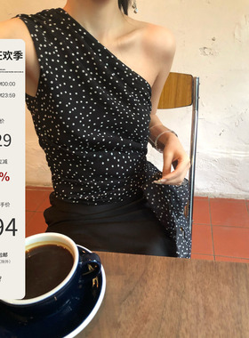 Mas Mash 复古黑色波点斜肩无袖背心女夏季修身绑带设计感上衣
