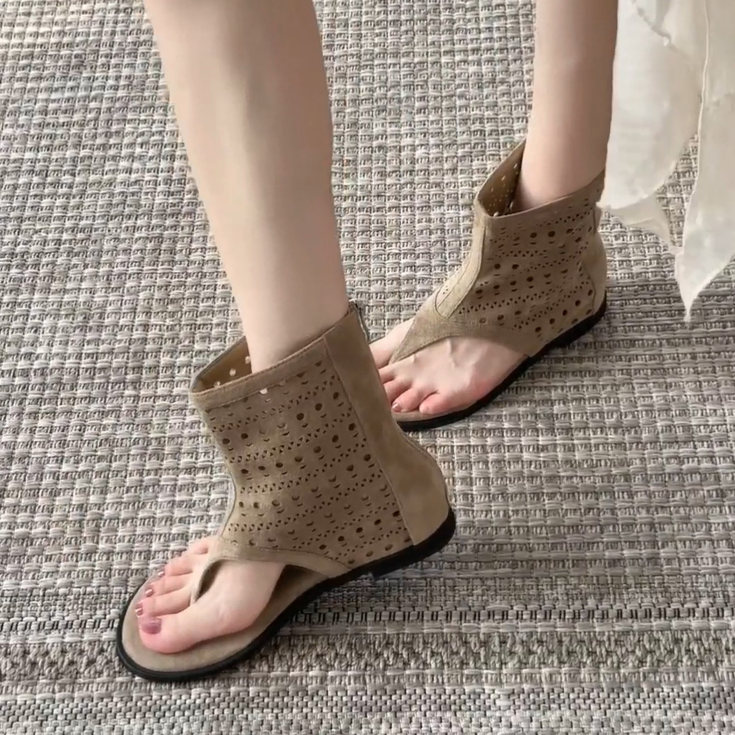 羊皮版~复古镂空夹脚短筒凉靴女夏露趾人字凉鞋平底内增高罗马鞋