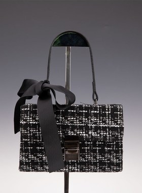 逸品家居现代简约样板房梳妆台黑白色系饰品组合套装摆件托盘道具