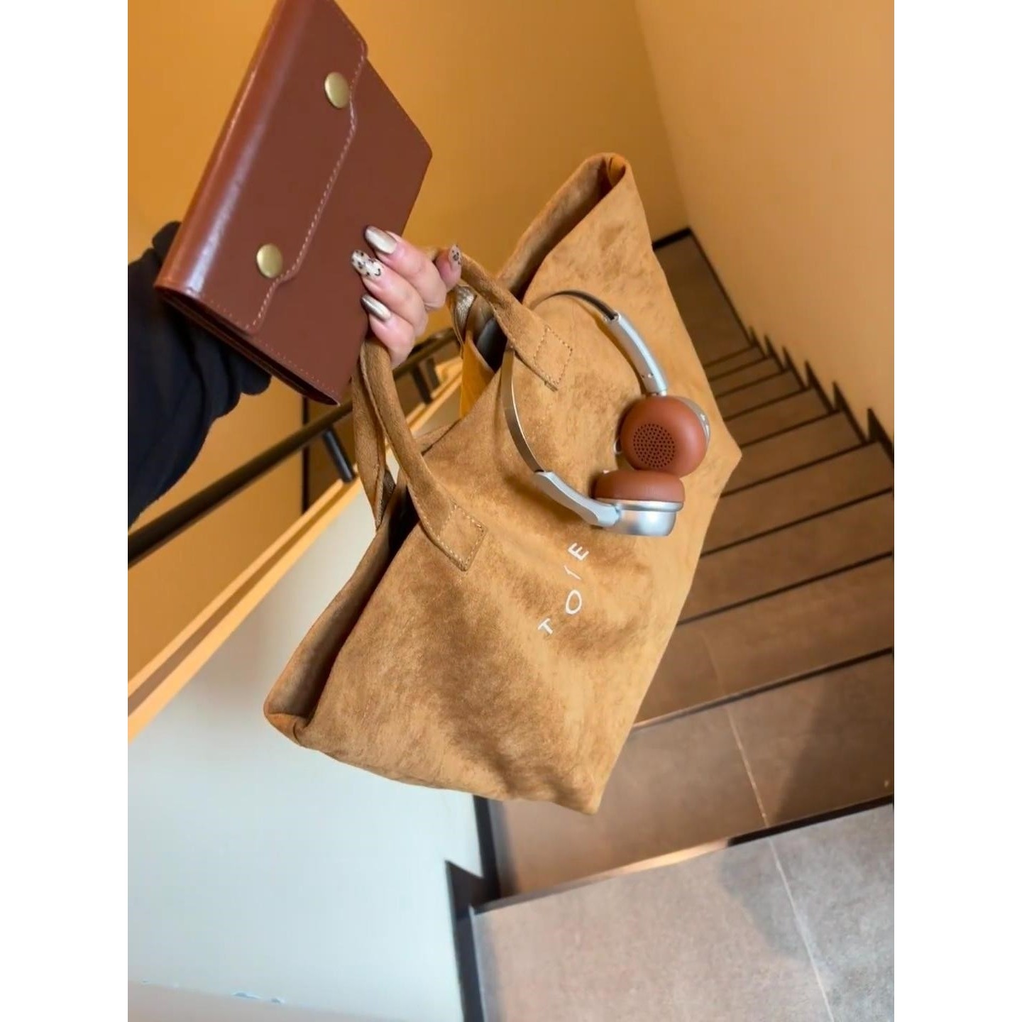 质感印花字母手提包2026新款欧美流行托特包复古日常大容量通勤包