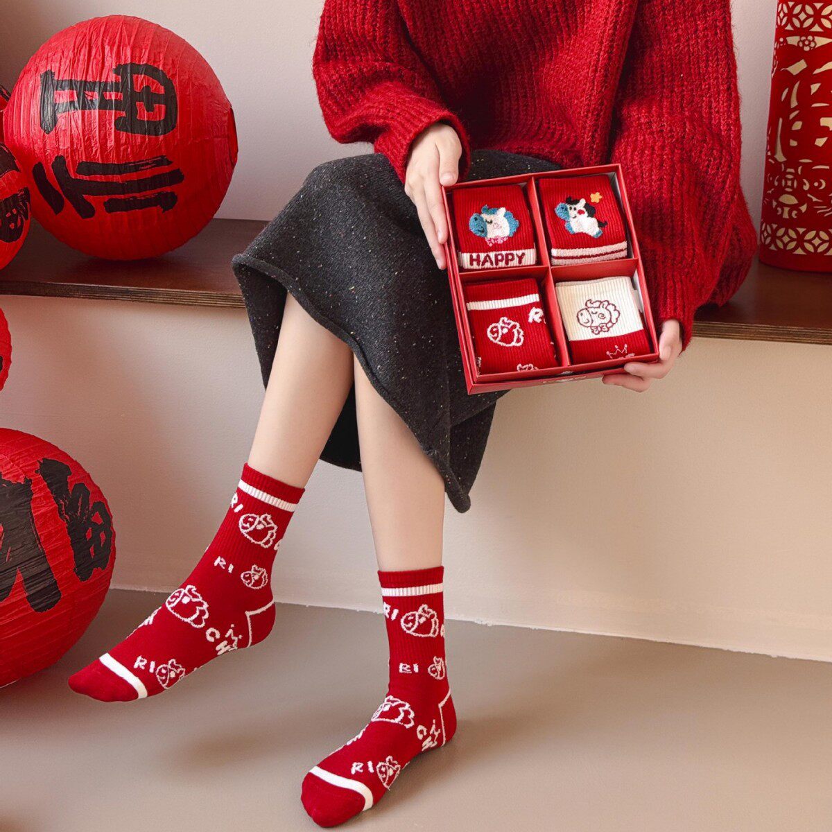 马年大红袜子新年本命年袜子礼盒男女中筒棉袜新年礼物卡通
