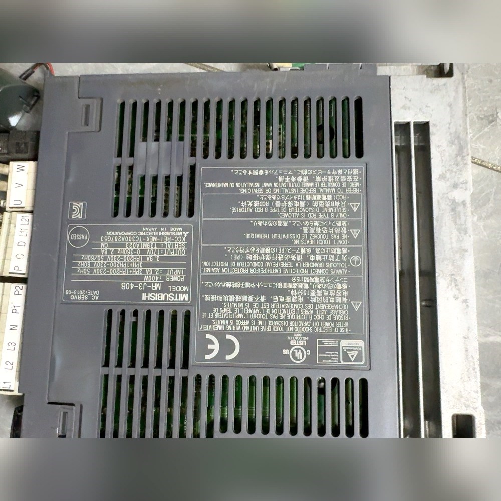 原装进口伺服驱动器MR-J3-40B实物拍摄成色 议价