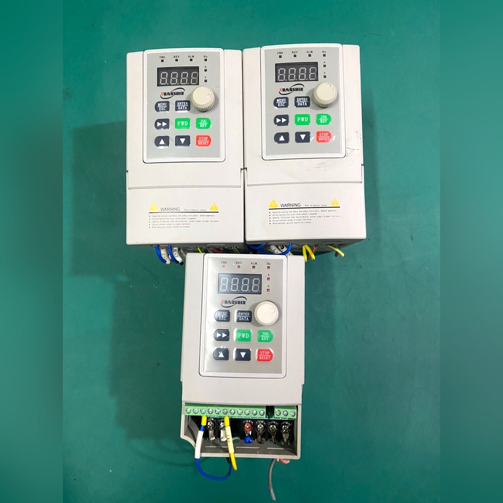 变频器第一台YX2000-2S0007G0.7 议价