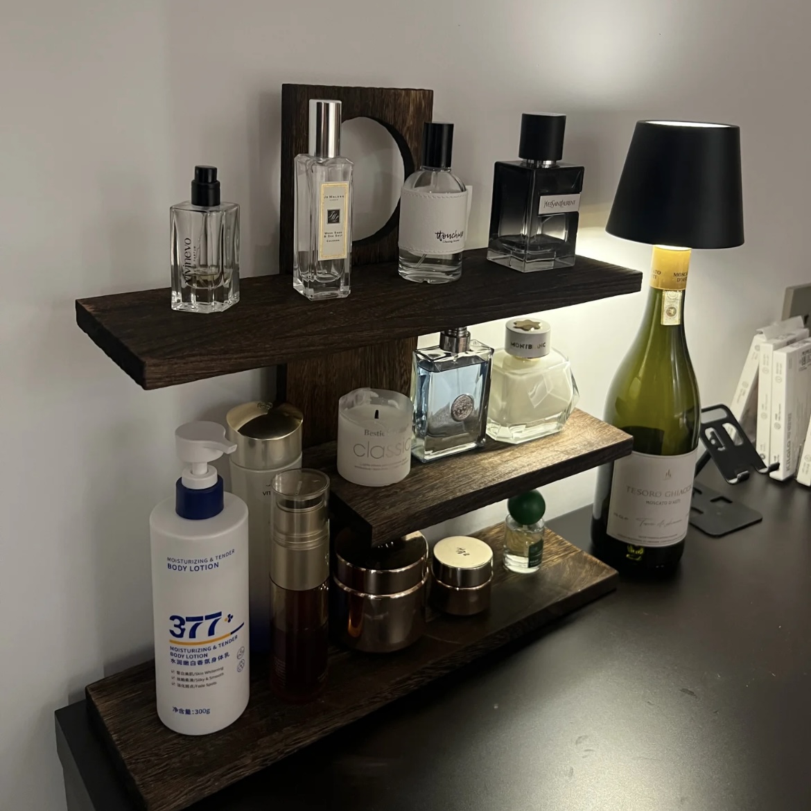 中古风香水置物架高级感香薰护肤品桌面收纳架化妆品收纳架梳台架