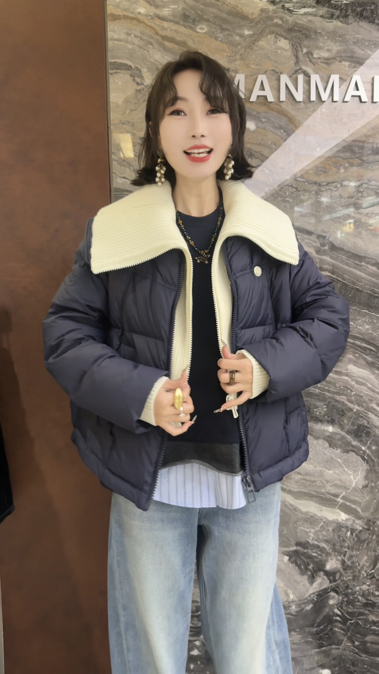 曼曼家2025冬新款时尚假两件拉链针织翻领撞色短款90绒羽绒服女