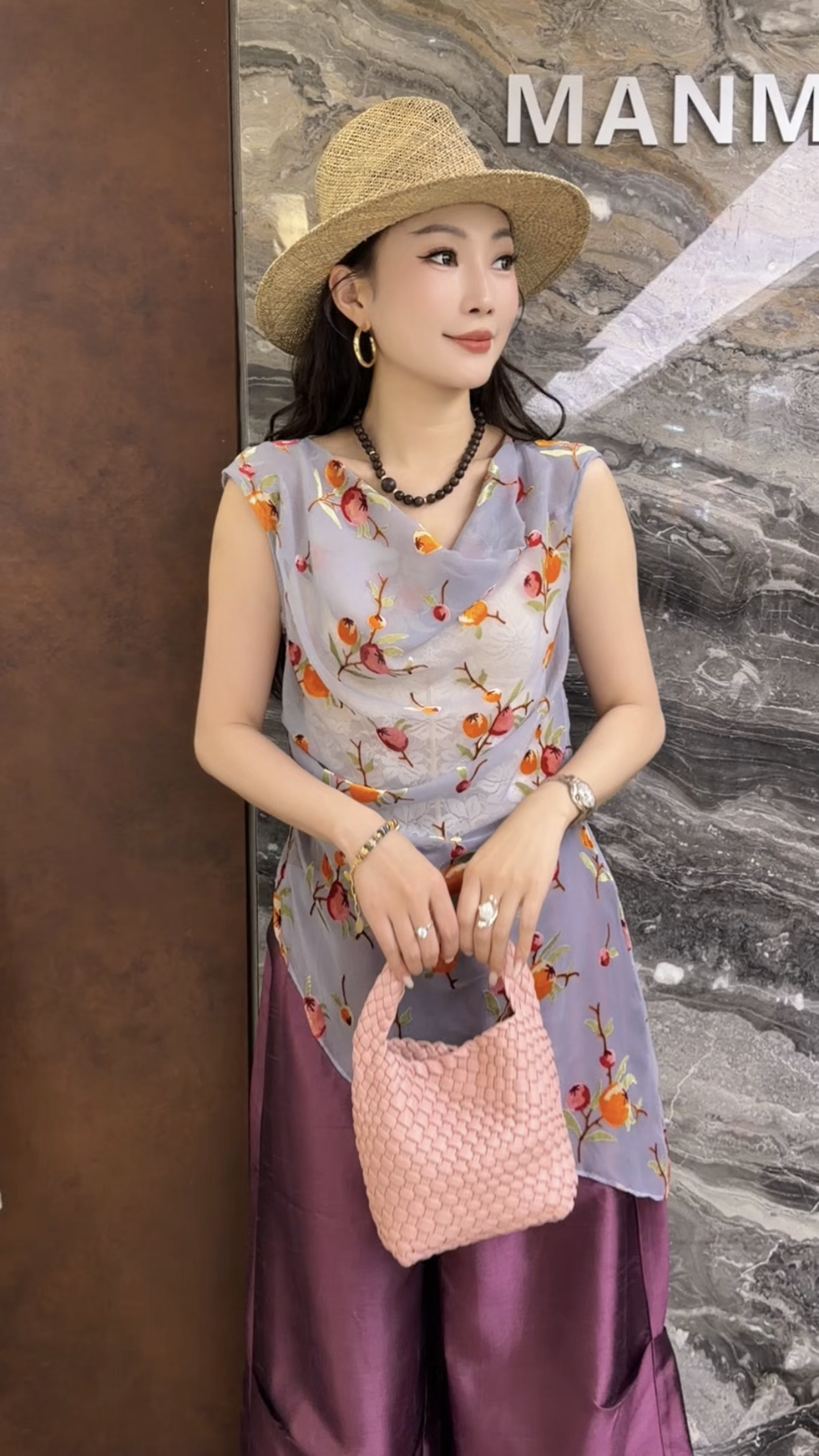 曼曼家2026夏新款欧货坠坠领无袖植绒烧花侧打褶女人味微透上衣