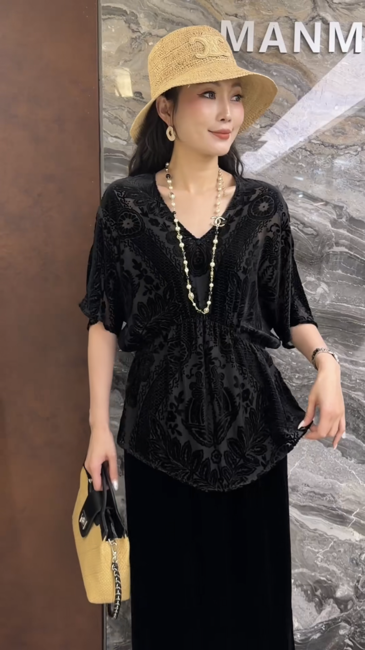 曼曼家2026夏新欧货时尚V领蝙蝠短袖植绒烧花宽松显瘦衬衫女5703