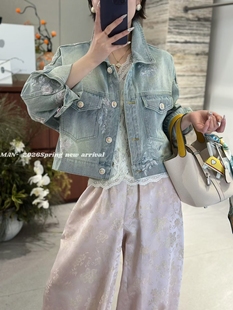 曼曼家2026早春新款重工翻领正肩短款水洗刺绣花朵牛仔国风外套