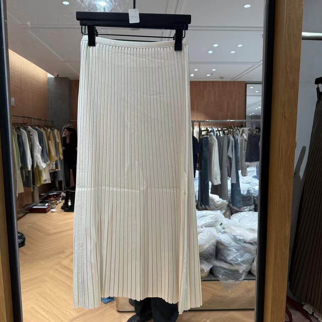 欧洲站2026春新款缎面垂感显瘦百褶光泽感气质中长款半身裙女