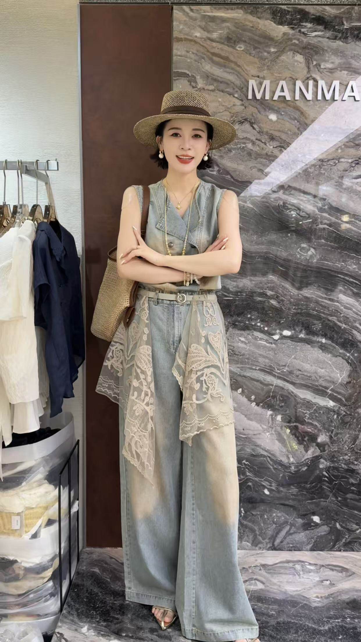 欧洲站2026夏新脏染双排扣无袖牛仔蕾丝屁帘阔腿时尚连体裤9602