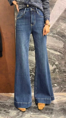 曼曼家2025秋款欧货复古弹力字母小标显瘦花朵标微喇牛仔裤5CF343