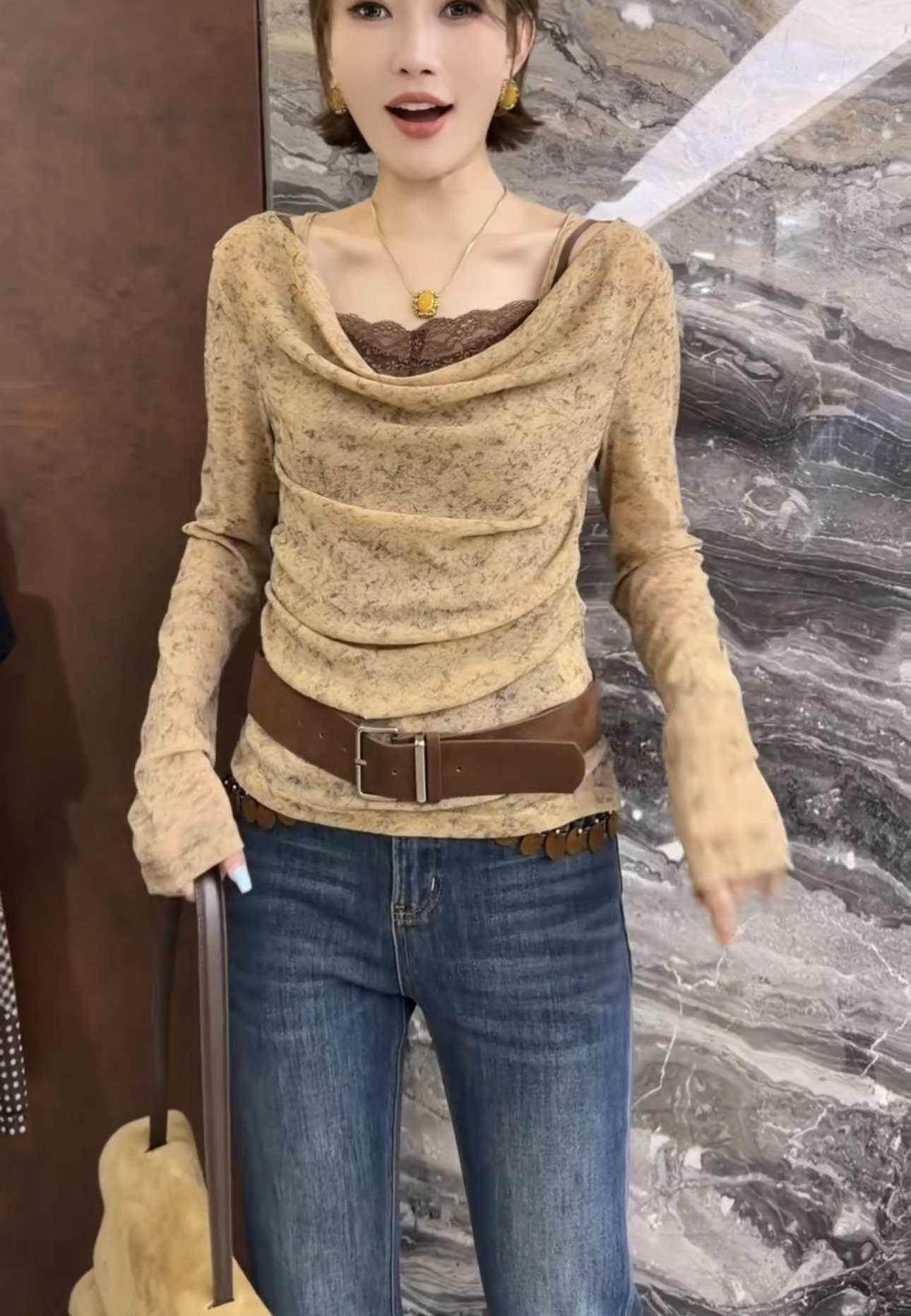 欧洲站2026早秋新款欧货荡领蕾丝假两件显瘦褶皱女人味上衣83017