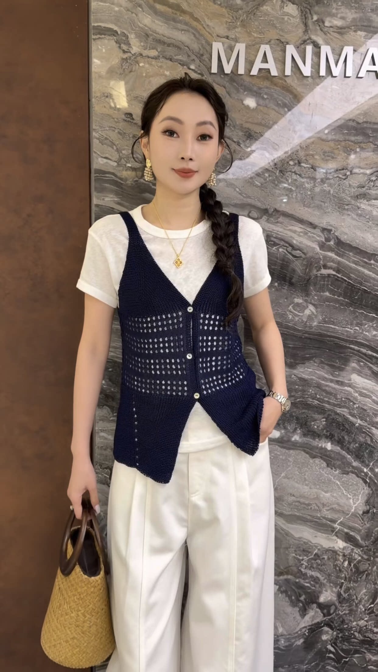 曼曼家2026春季新款欧货镂空针织马甲背心+纯色短袖T恤两件套6411