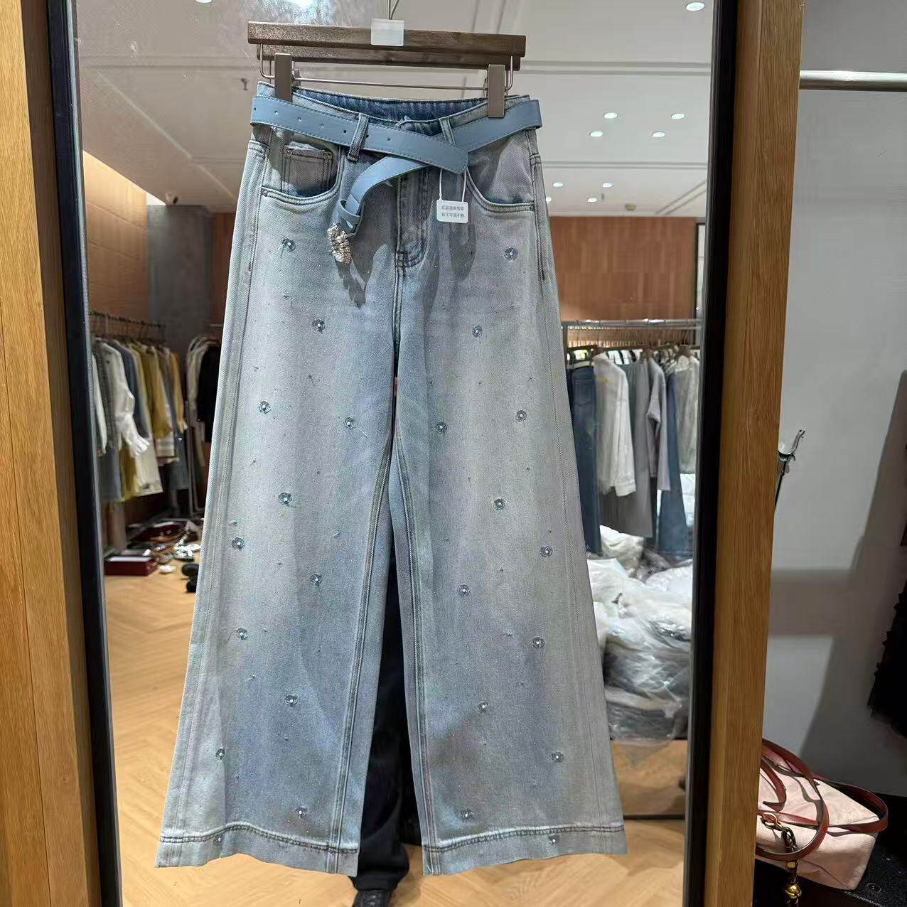 欧洲站2026春新款欧货腰带高腰花朵刺绣减龄直筒牛仔裤女1000783