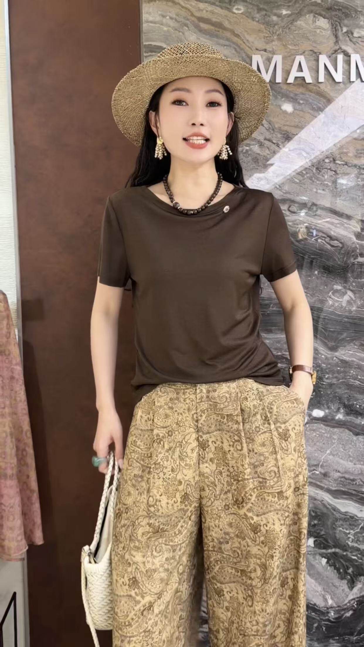 曼曼家2026夏新款韩系一字领天丝面膜一粒扣修身显瘦正肩洋气上衣