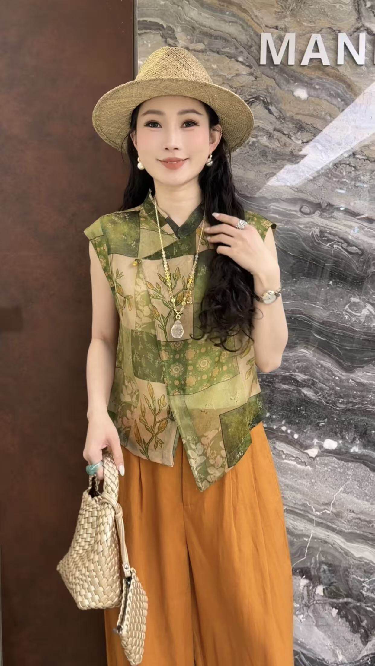 曼曼家2026夏季新款立领斜门襟真丝花萝显瘦新中式马甲女上衣9695