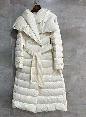欧洲站2025冬款时尚连帽翻领修身轻薄系腰带长款白鹅绒外套25221