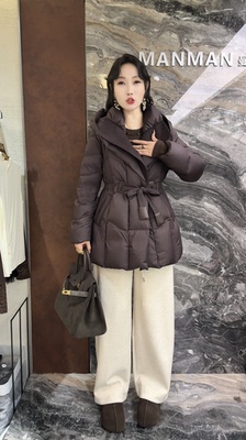 曼曼家2025秋冬款连帽收腰假两件收腰中长款保暖95白鹅绒羽绒服