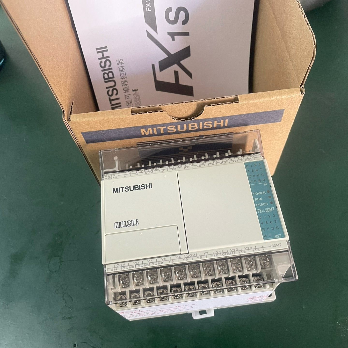 工程余货正品三菱FX1S-30MT/MR九九新带包装盒说明书
