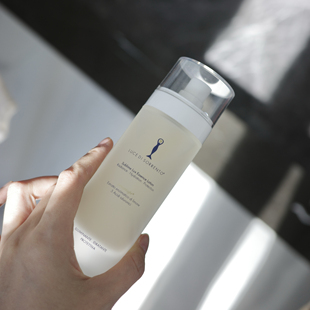 Lucedi Sorrento卢晰帝人鱼柠檬紧塑精华水清爽透明质酸100ml
