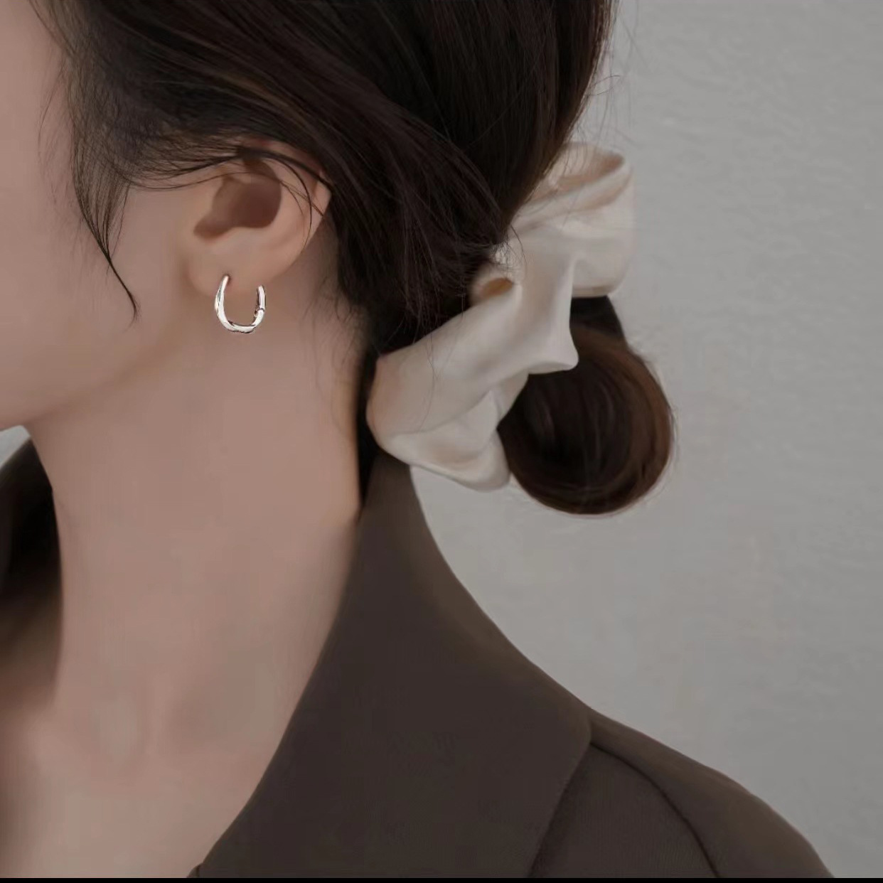999纯银椭圆耳环女韩国轻奢小众高级感耳圈莫比乌斯情侣耳饰饰品