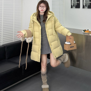 2025秋冬新款甜美可爱风纯色泡芙中长款羽绒服女轻薄显瘦保暖外套