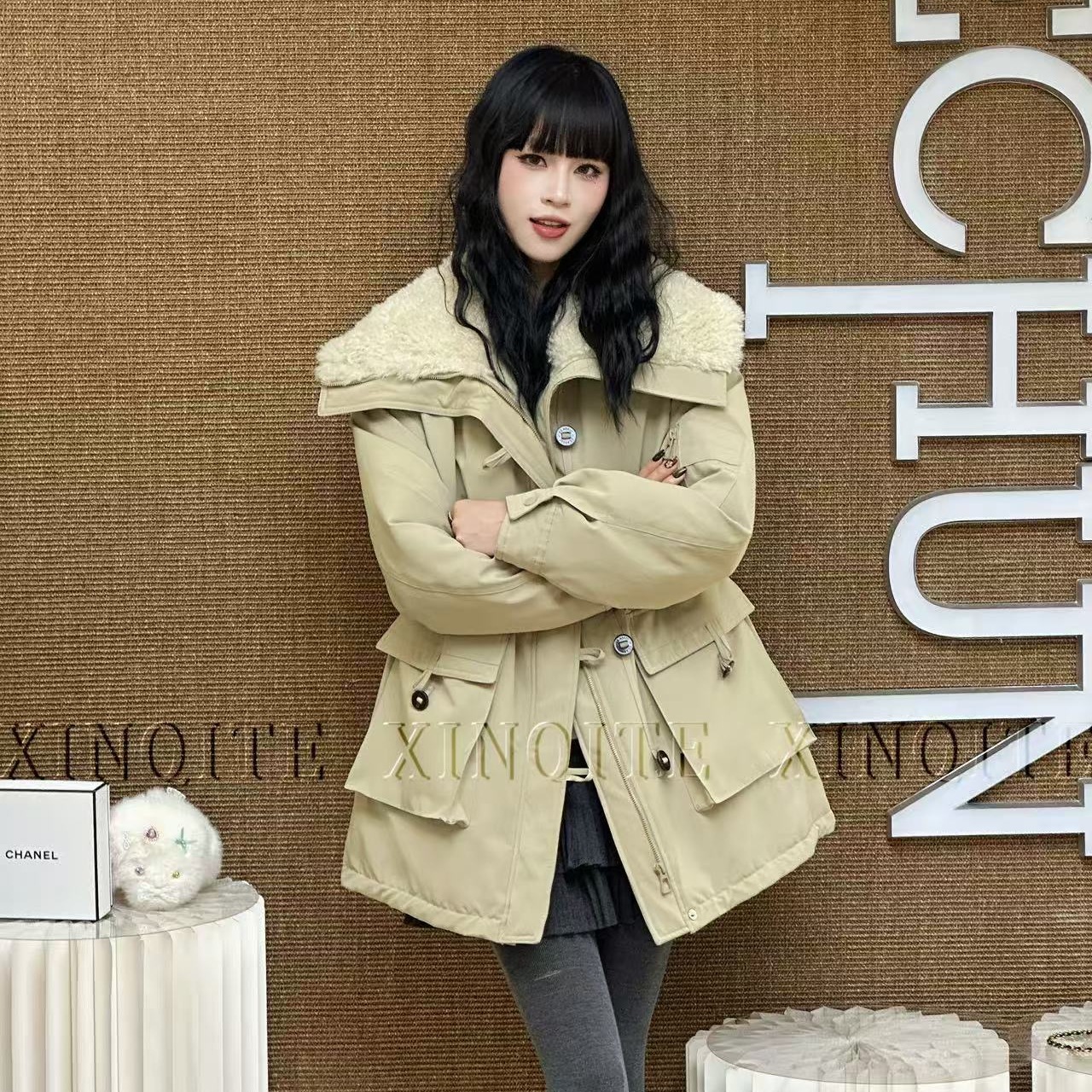 2025冬季新款通勤风羊羔毛大翻领派克服女中长款加绒保暖工装外套