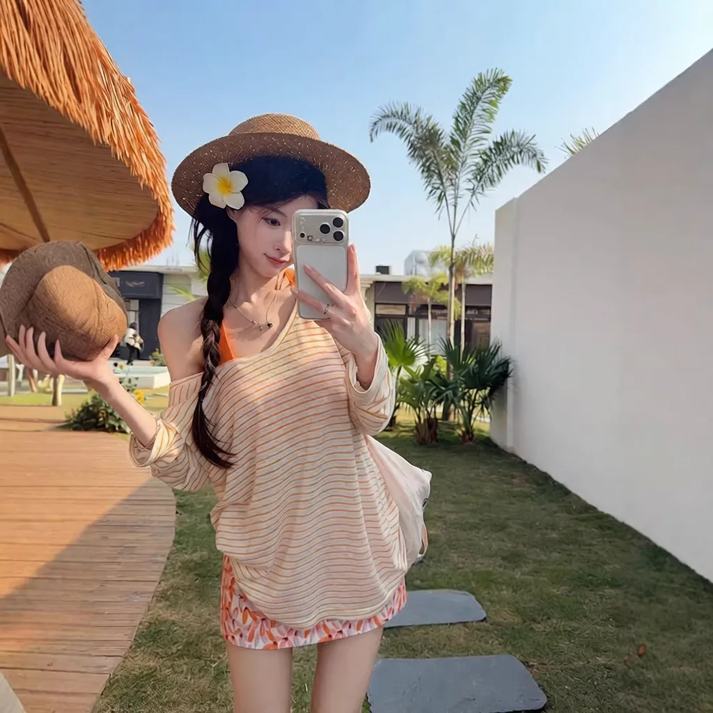春夏季多巴胺穿搭韩系设计感别致条纹T恤女叠穿挂脖上衣两件套装