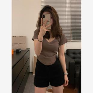 上衣 微胖正肩纯棉短袖 t恤女夏季 纯欲辣妹修身 显瘦V领弧形下摆短款