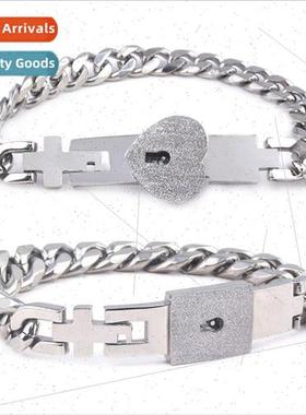 Valentines Day men and women interlocking peach heart concen