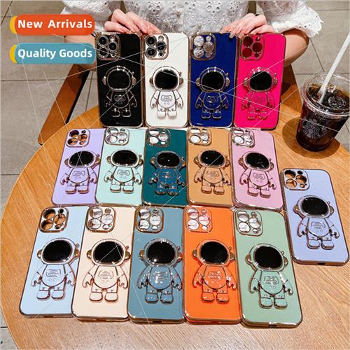 适用 iPhone 15ProMax Stereoscopic Astronaut Case Fine Hole P