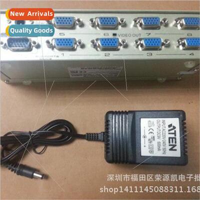 VGA Splitter One Part Eight VGA Sharing One Drag Eight One I