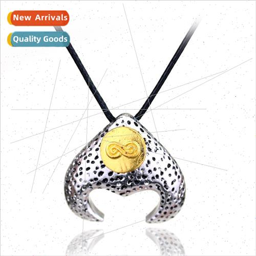 David Bowies magic necklace. Bowie magic necklace collarbone