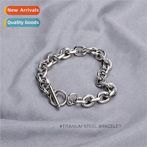 A simple thick bracelet hip-hop nd cool personalized fashion