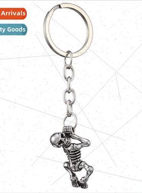 Creeping Skull Keychain Vintage Toilet Skull Metal Pendant
